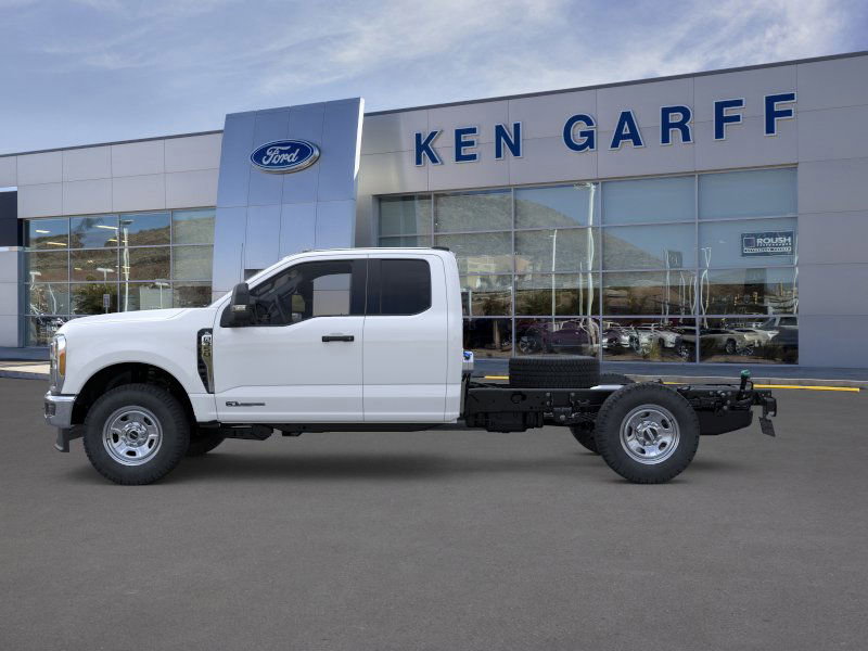2025 Ford F-350 XL photo 3
