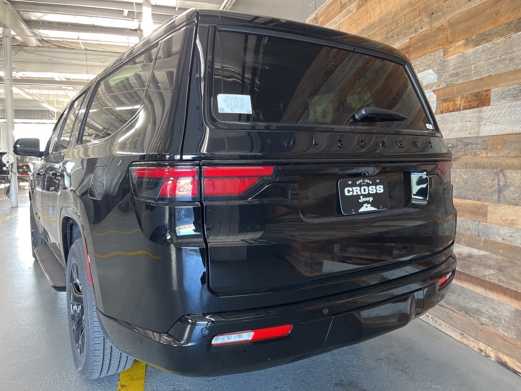 2025 Jeep Wagoneer Series II Carbide photo 18