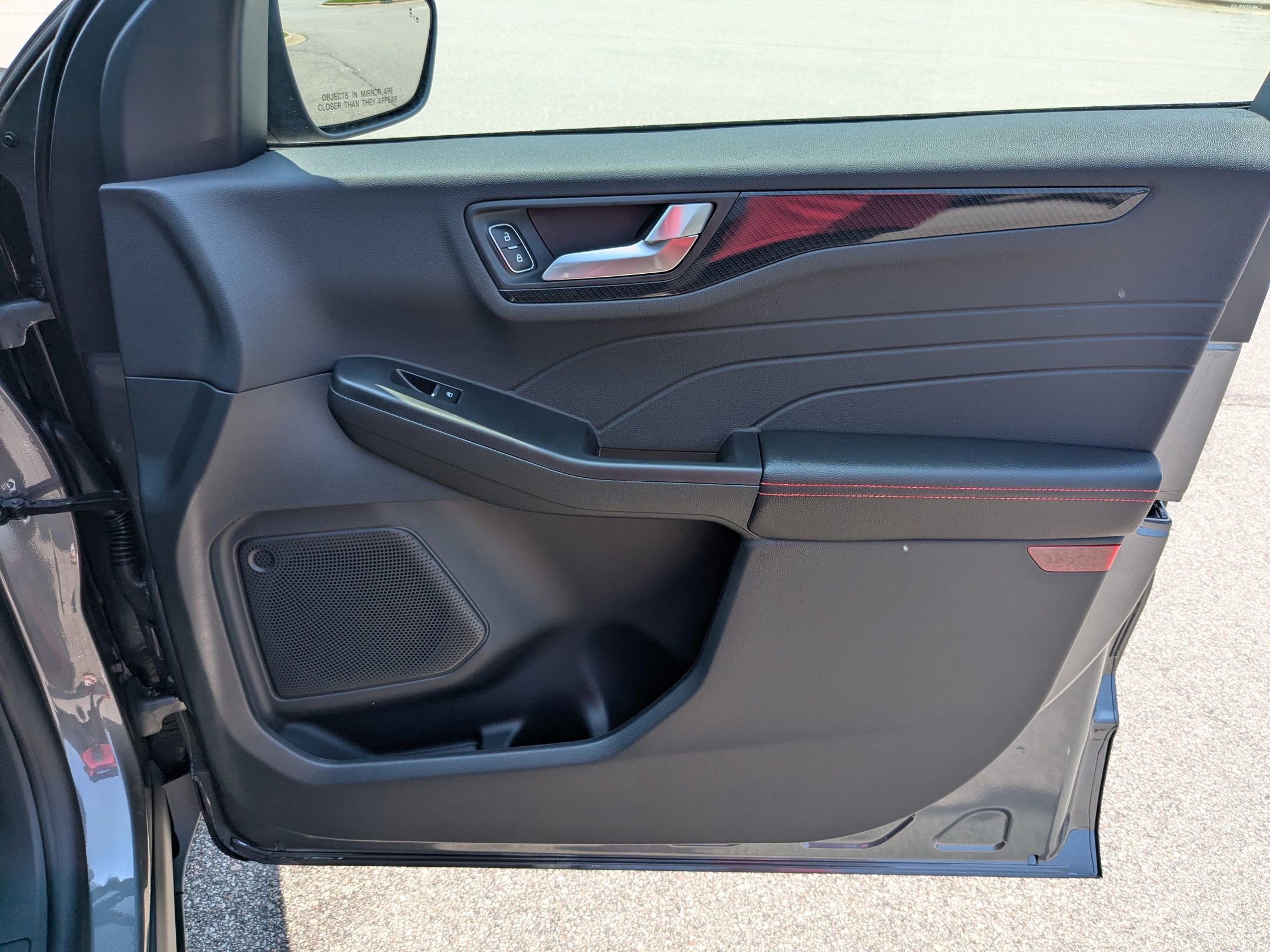 2025 Ford Escape ST-Line photo 30