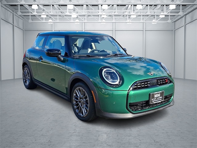 2025 Mini Cooper 2 Door Hardtop Signature photo 3