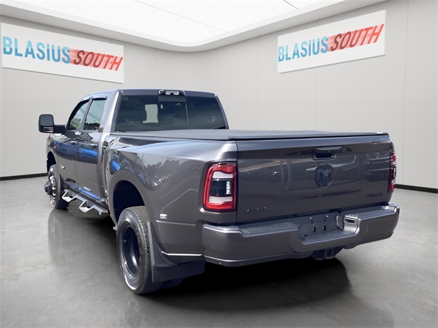 2024 Ram 3500 Laramie photo 4