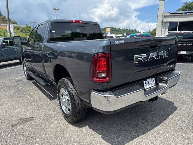 2025 Ram 2500 Tradesman photo 4