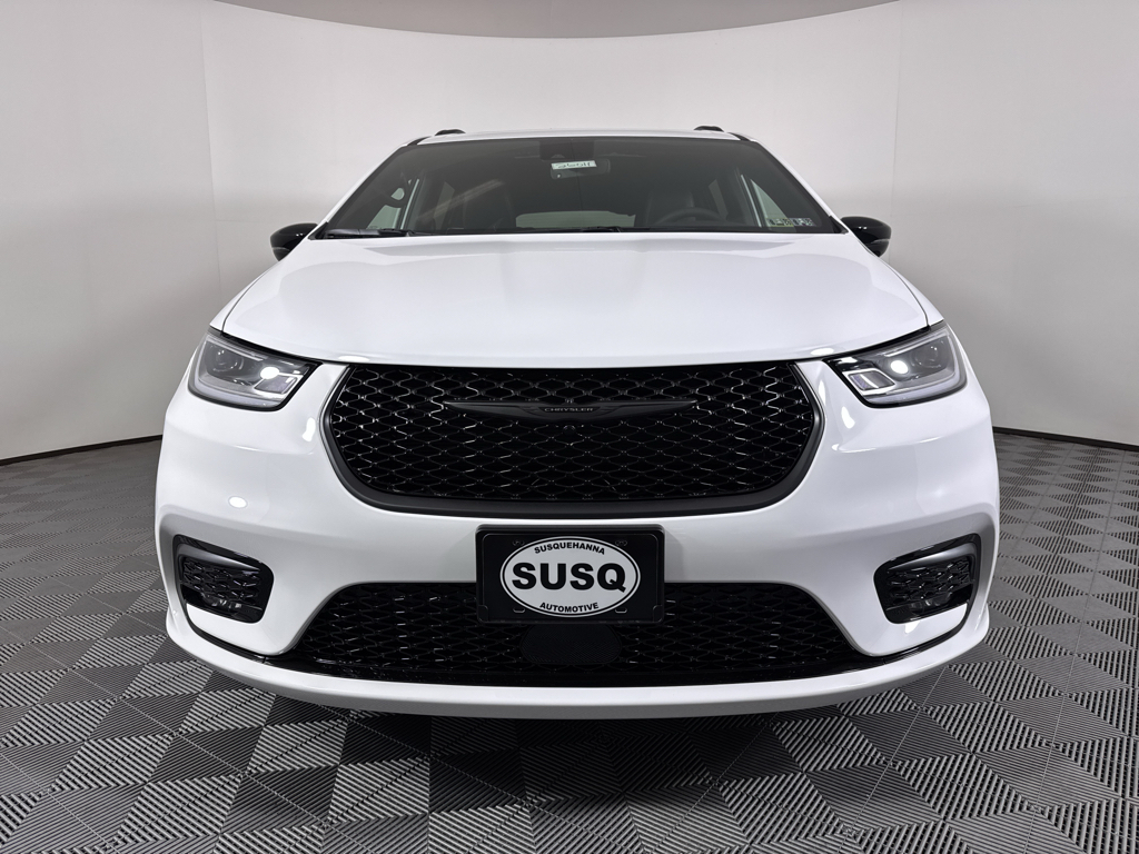 2026 Chrysler Pacifica Limited photo 2