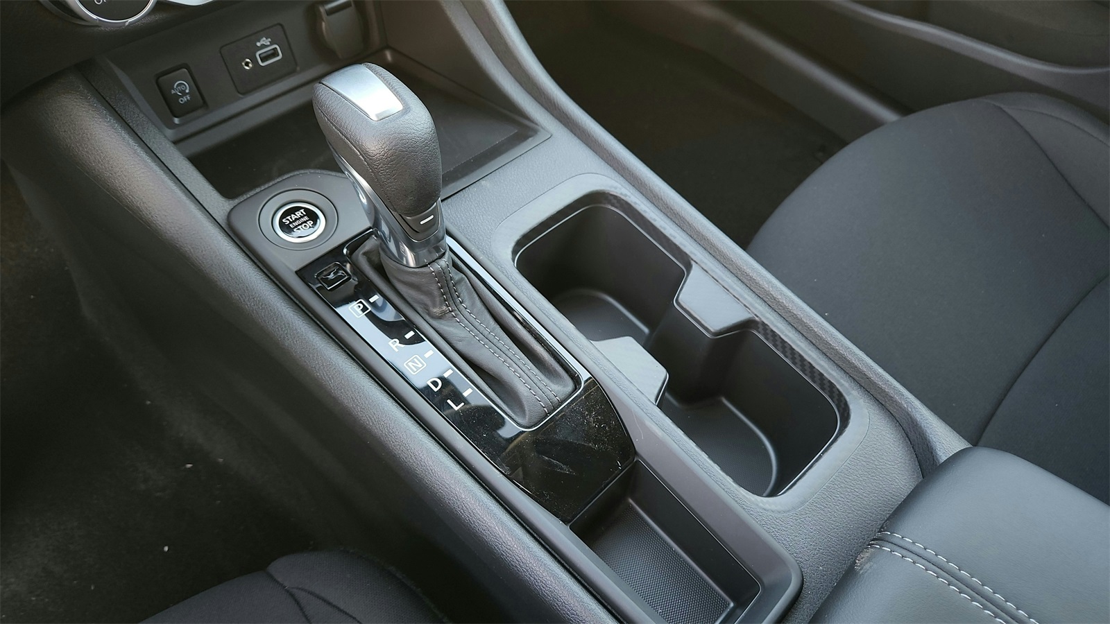 2024 Nissan Sentra S photo 19