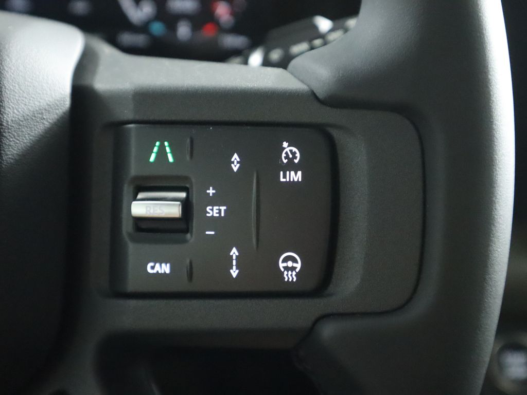 2025 Land Rover Defender 110 S photo 11