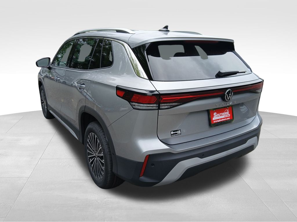 2025 Volkswagen Tiguan S photo 2