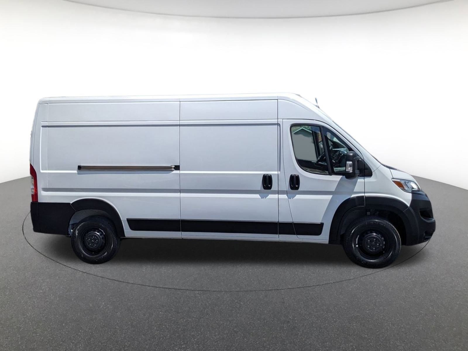 2024 Ram ProMaster 2500 photo 3
