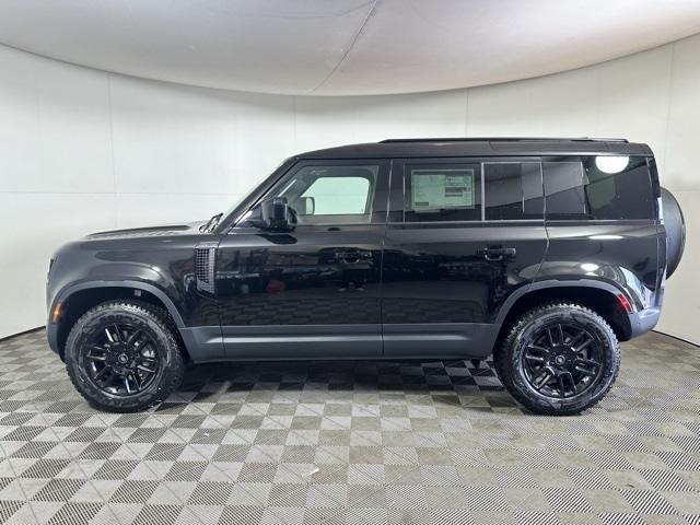 2025 Land Rover Defender 110 S photo 6