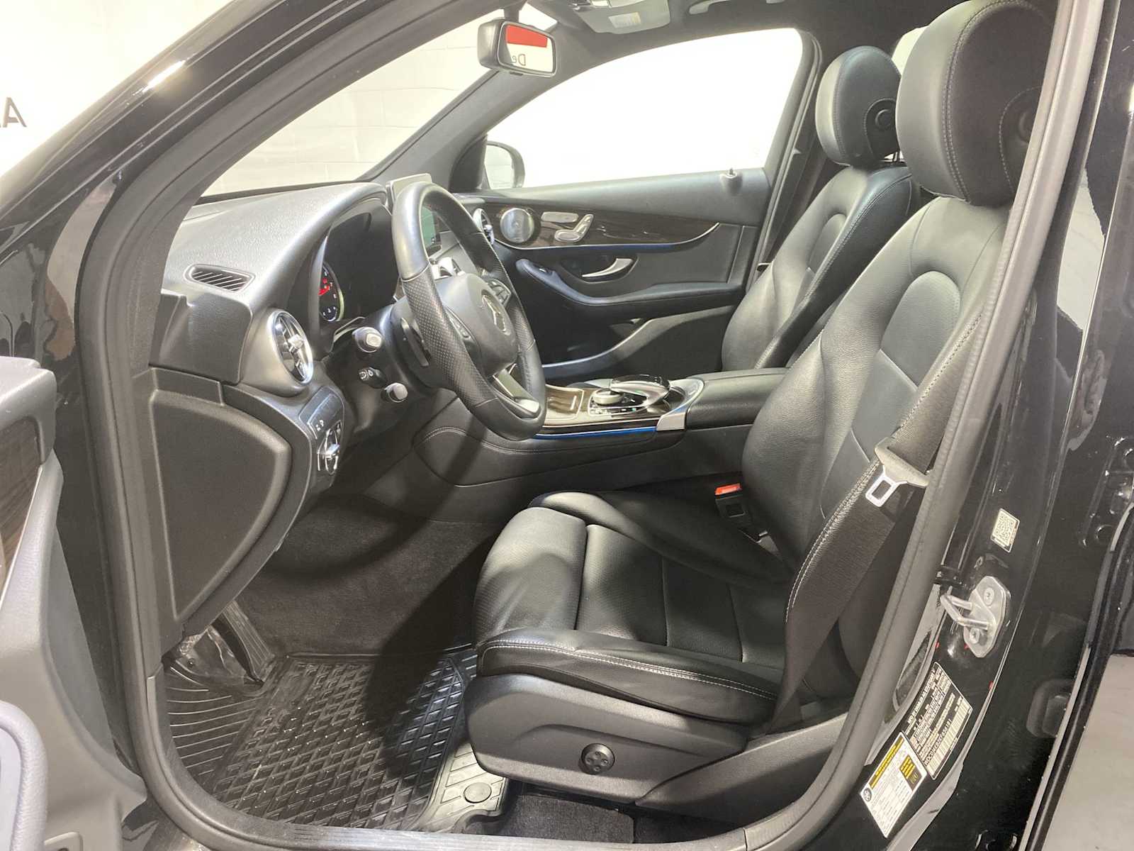 2019 Mercedes Benz GLC 300 4MATIC Coupe photo 2