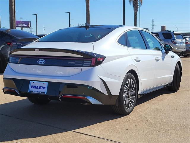 2026 Hyundai Sonata Hybrid Limited photo 4