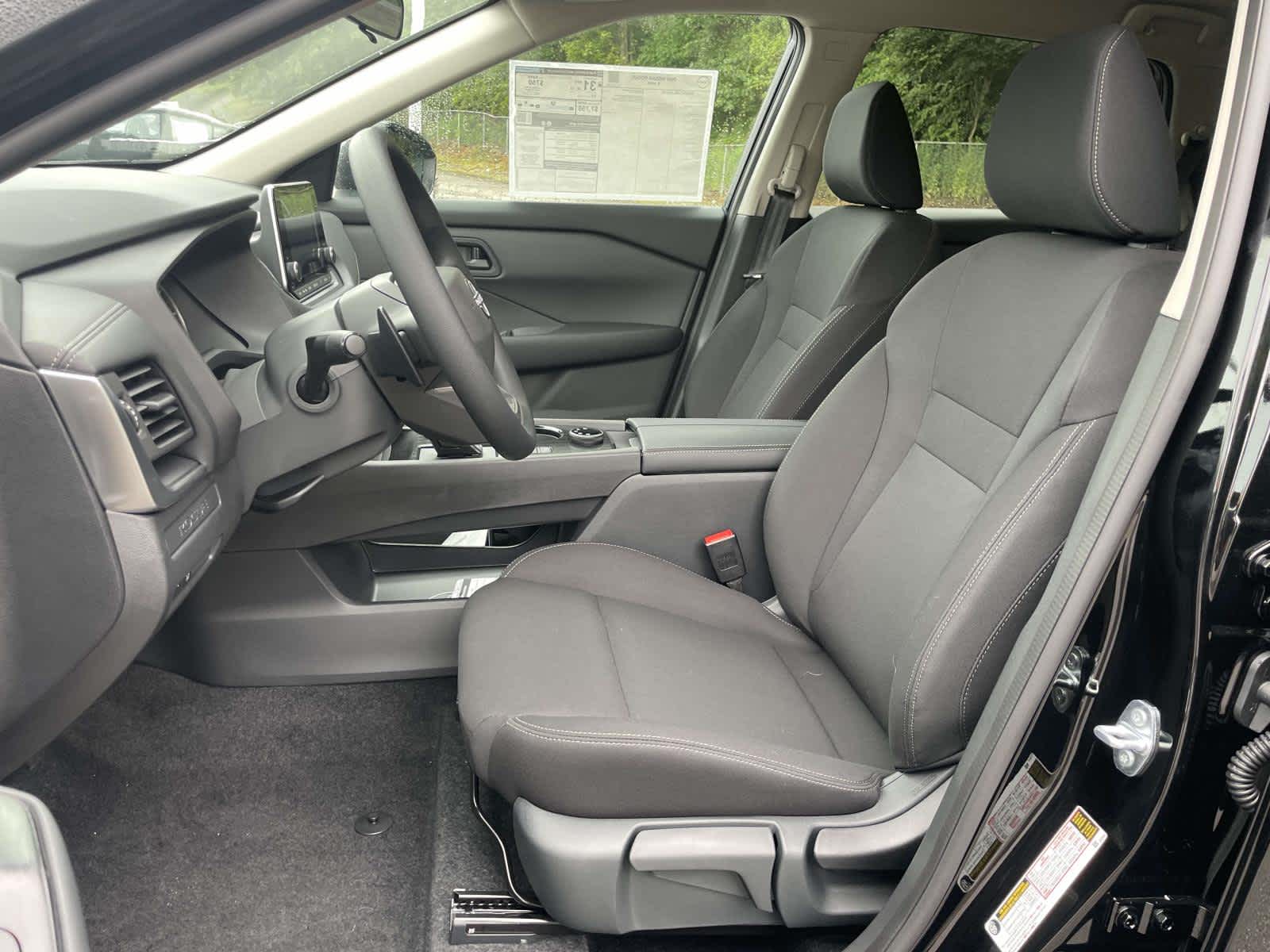 2026 Nissan Rogue S photo 8