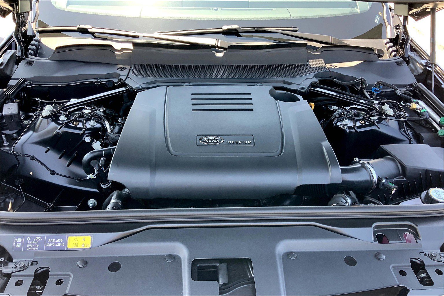 2025 Land Rover Discovery S photo 8