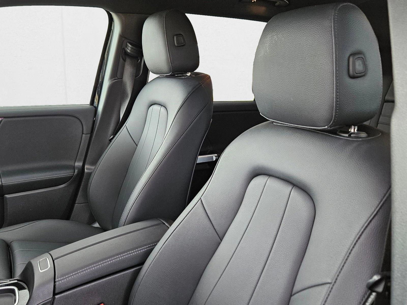 2024 Mercedes Benz EQB photo 12