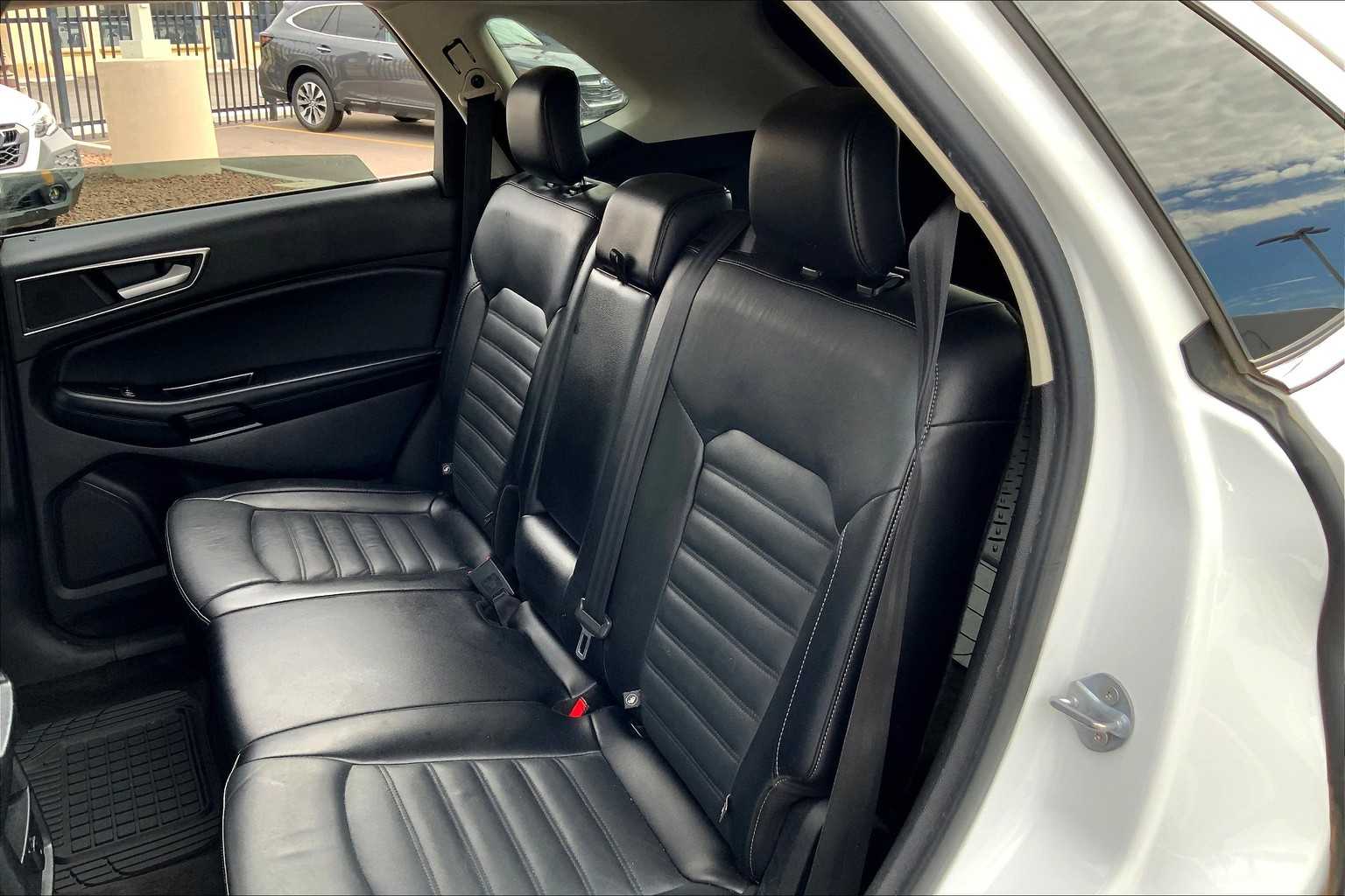 2017 Ford Edge SEL photo 18