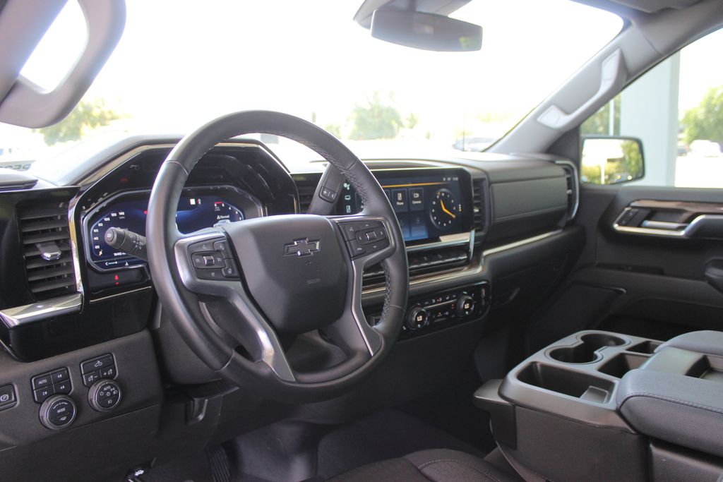 2023 Chevrolet Silverado 1500 RST photo 19