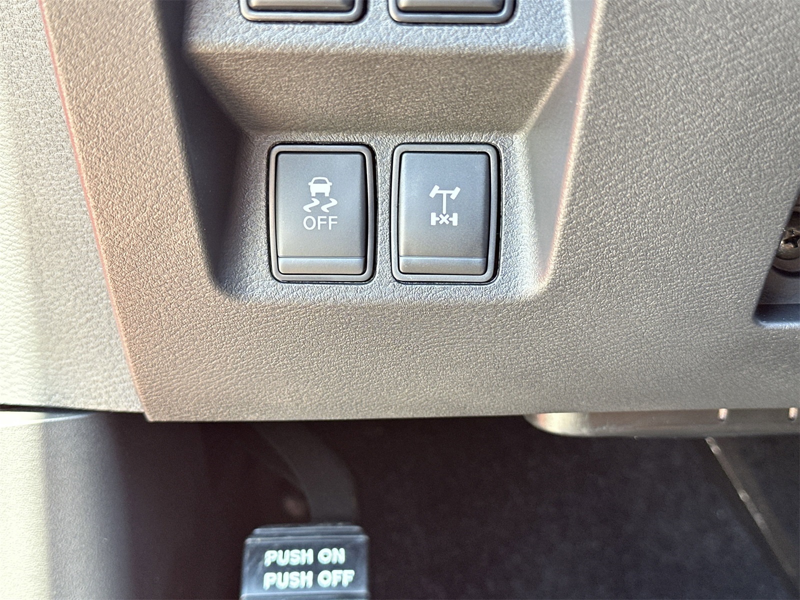 2025 Nissan Frontier PRO-4X photo 17