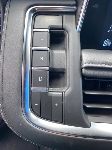 2023 Chevrolet Suburban LT photo 24