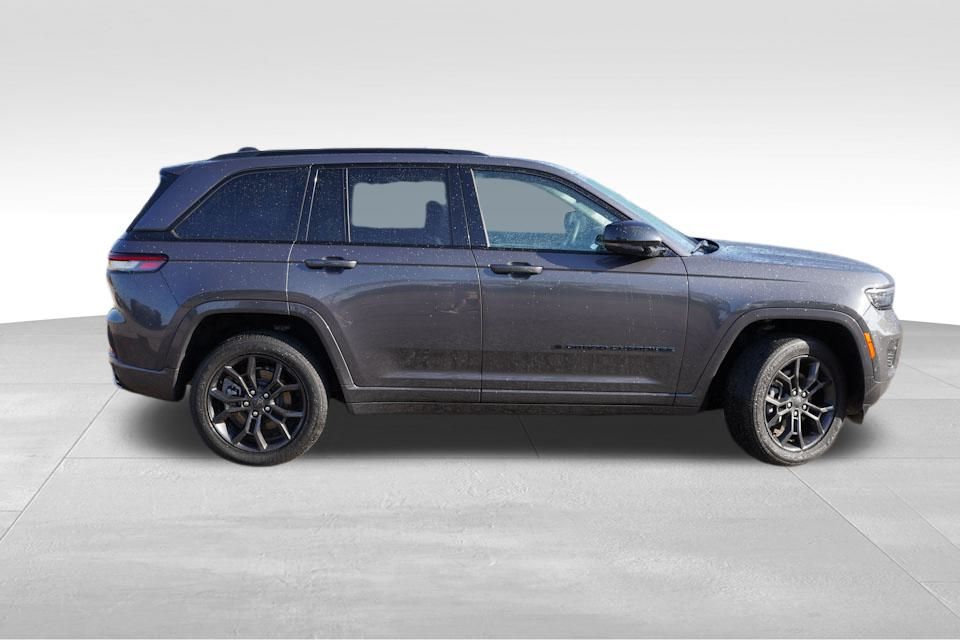 2023 Jeep Grand Cherokee 4xe photo 2