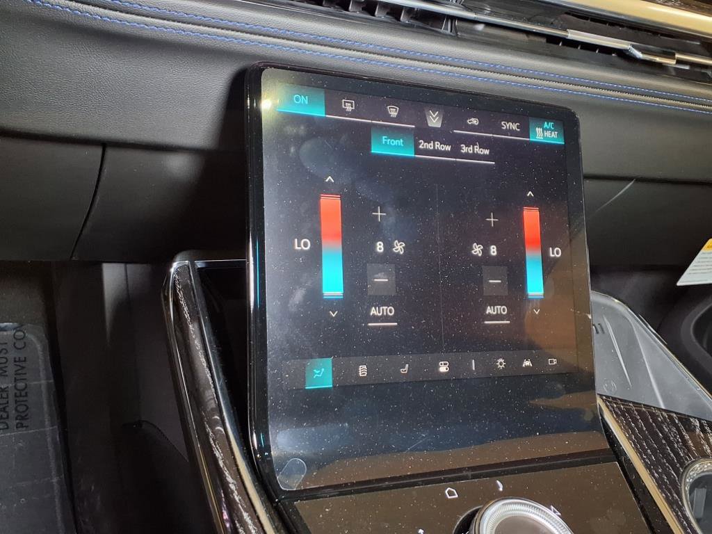 2025 Cadillac Escalade IQ Luxury photo 17