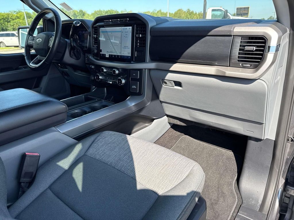 2021 Ford F-150 XLT photo 12