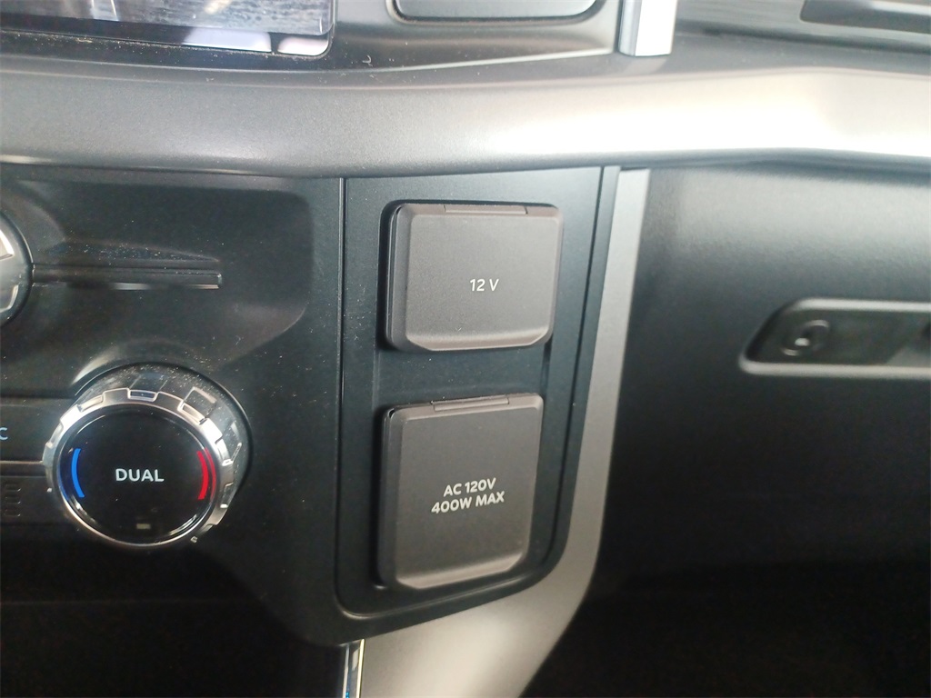 2025 Ford F-150 XLT photo 33