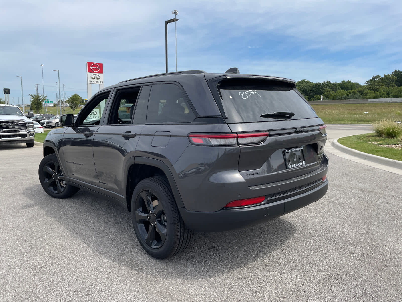 2025 Jeep Grand Cherokee Limited photo 7
