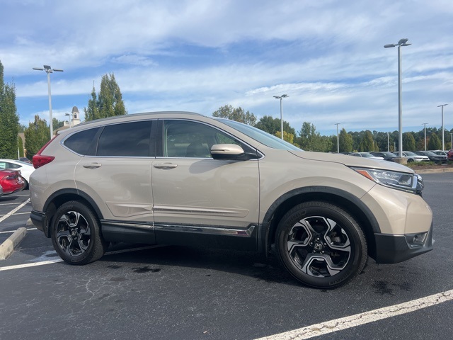 2019 Honda CR-V Touring photo 3