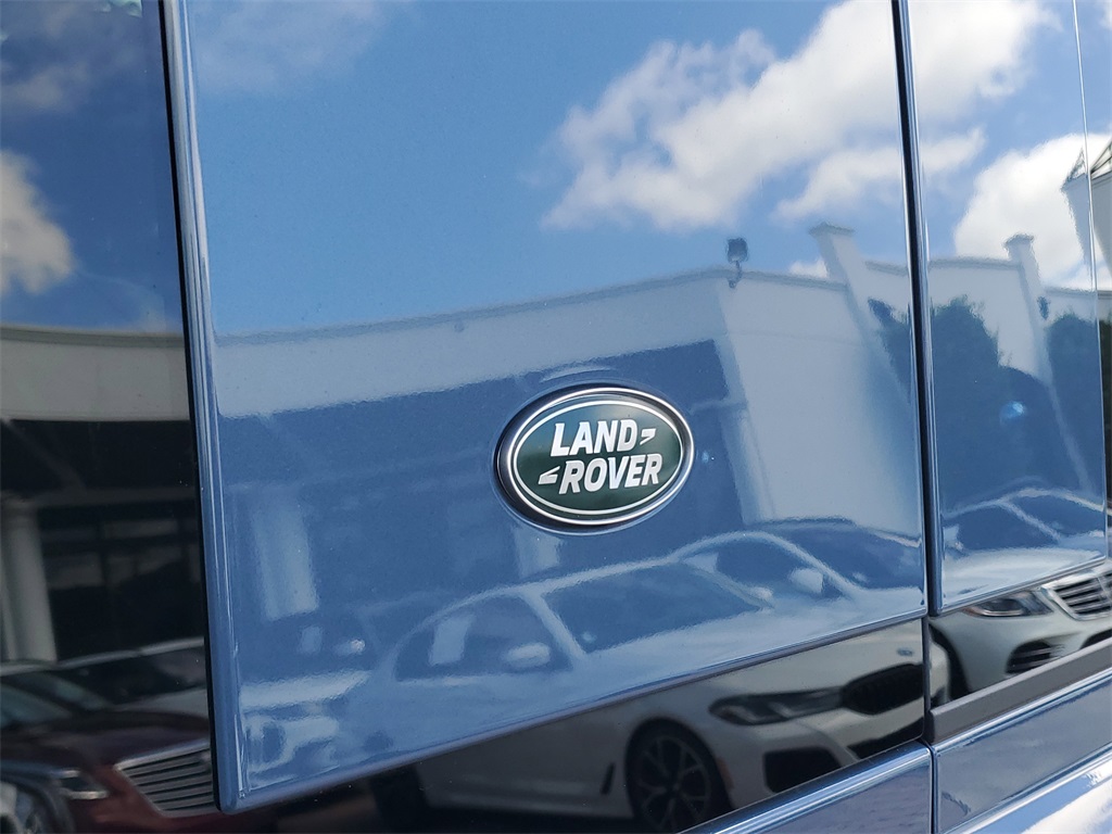 2024 Land Rover Defender 110 S photo 8