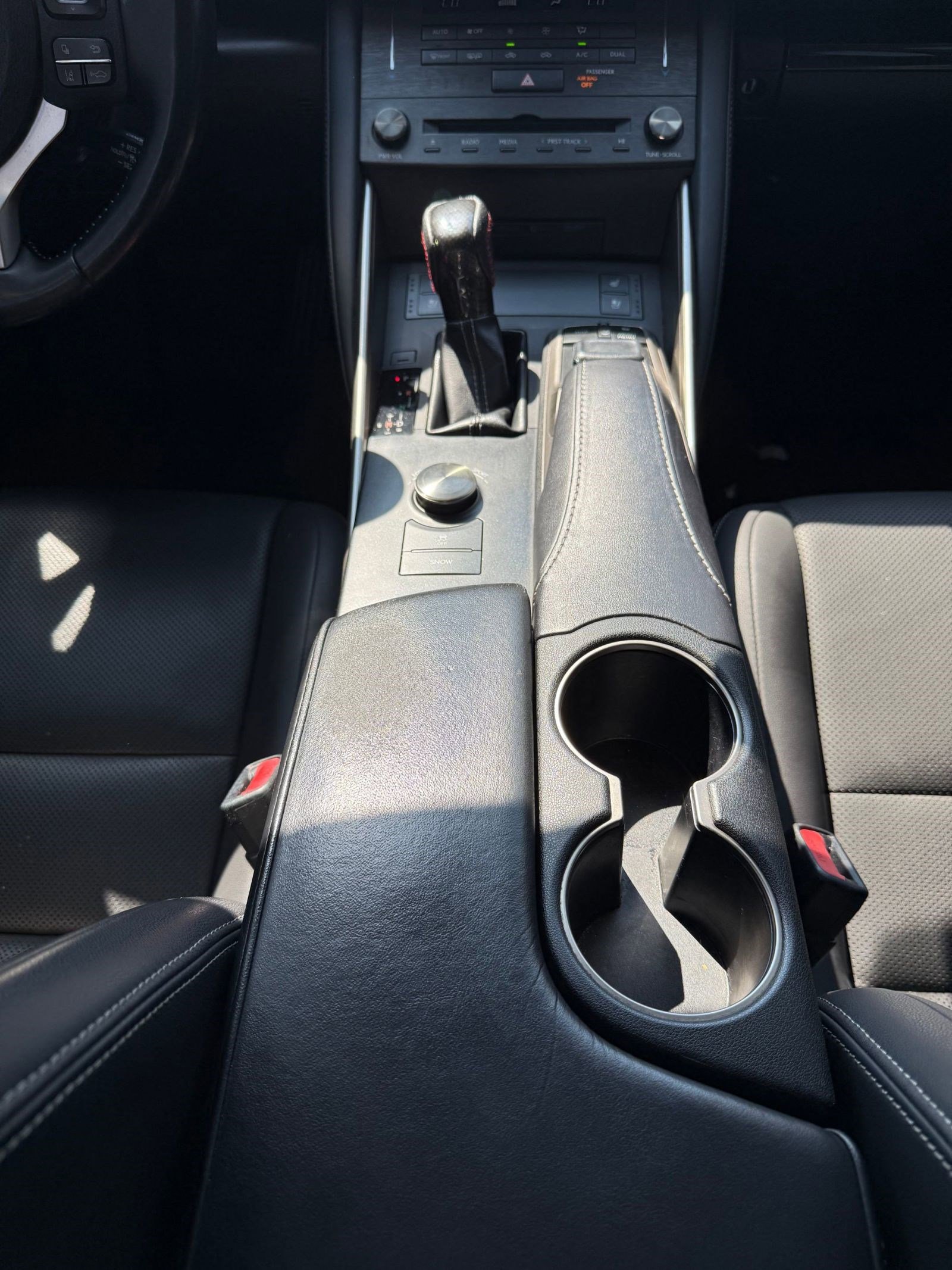 2019 Lexus IS 300 photo 16