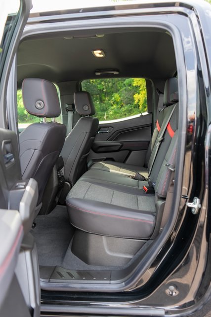 2025 Chevrolet Colorado Z71 photo 8