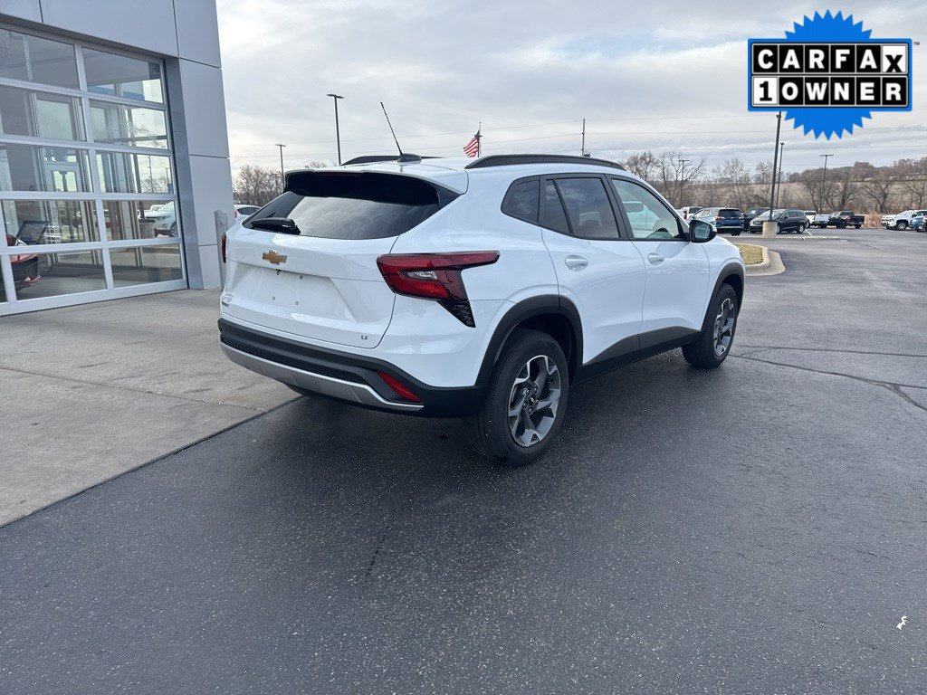 2024 Chevrolet Trax LT photo 7
