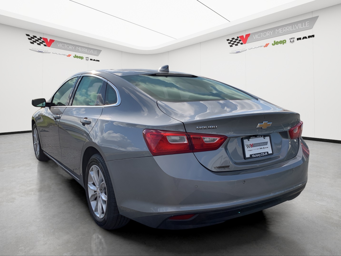 2024 Chevrolet Malibu 1LT photo 3