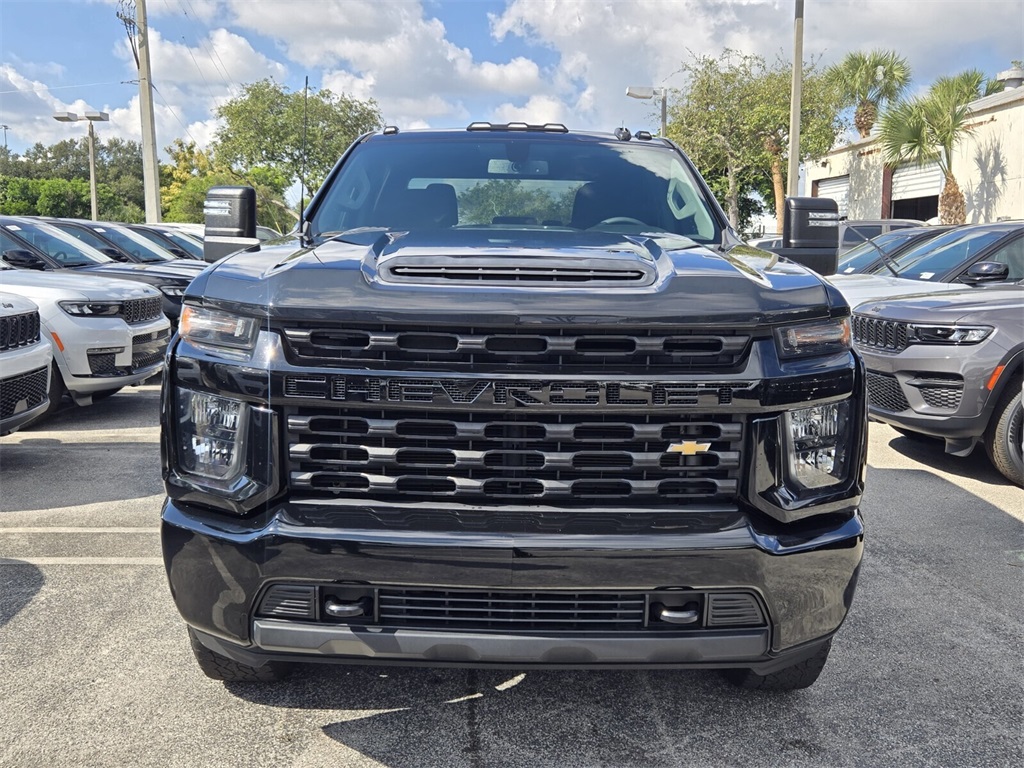 2021 Chevrolet Silverado 2500HD Custom photo 2