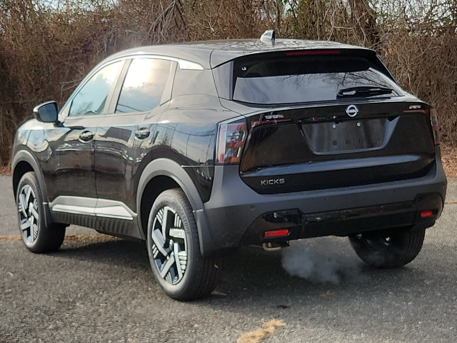 2025 Nissan Kicks SV photo 4