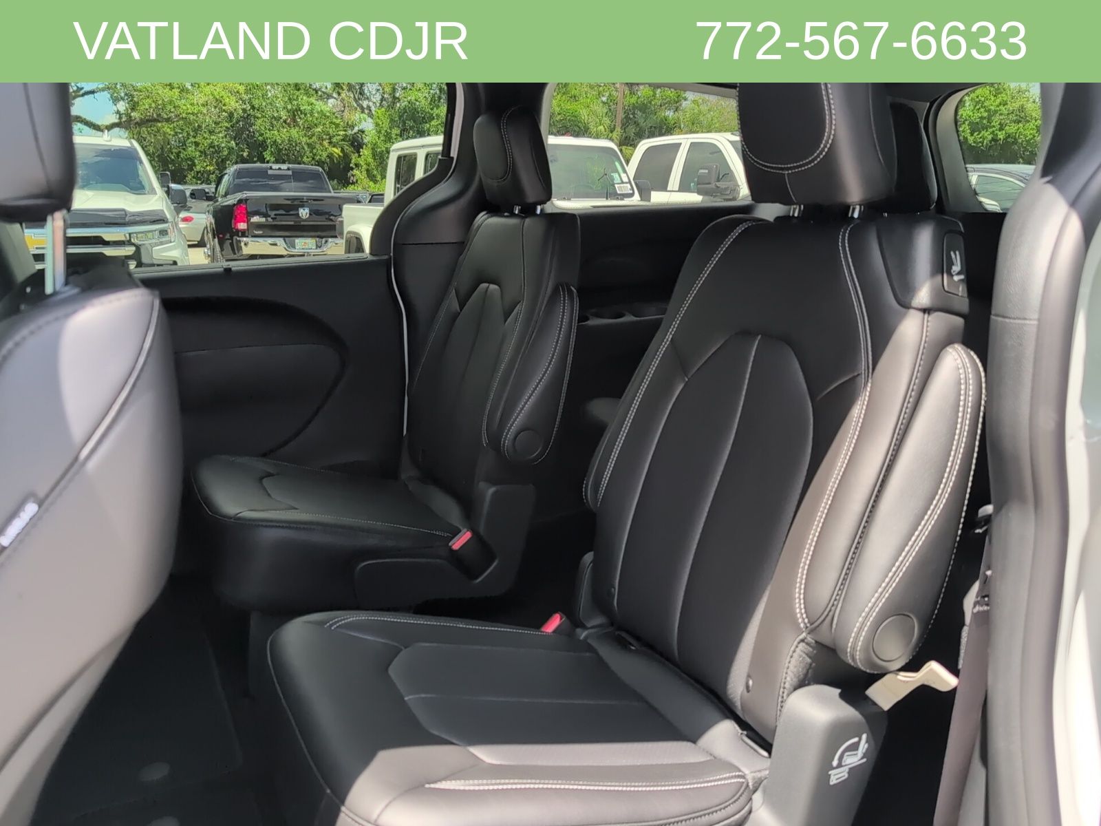 2026 Chrysler Pacifica photo 30
