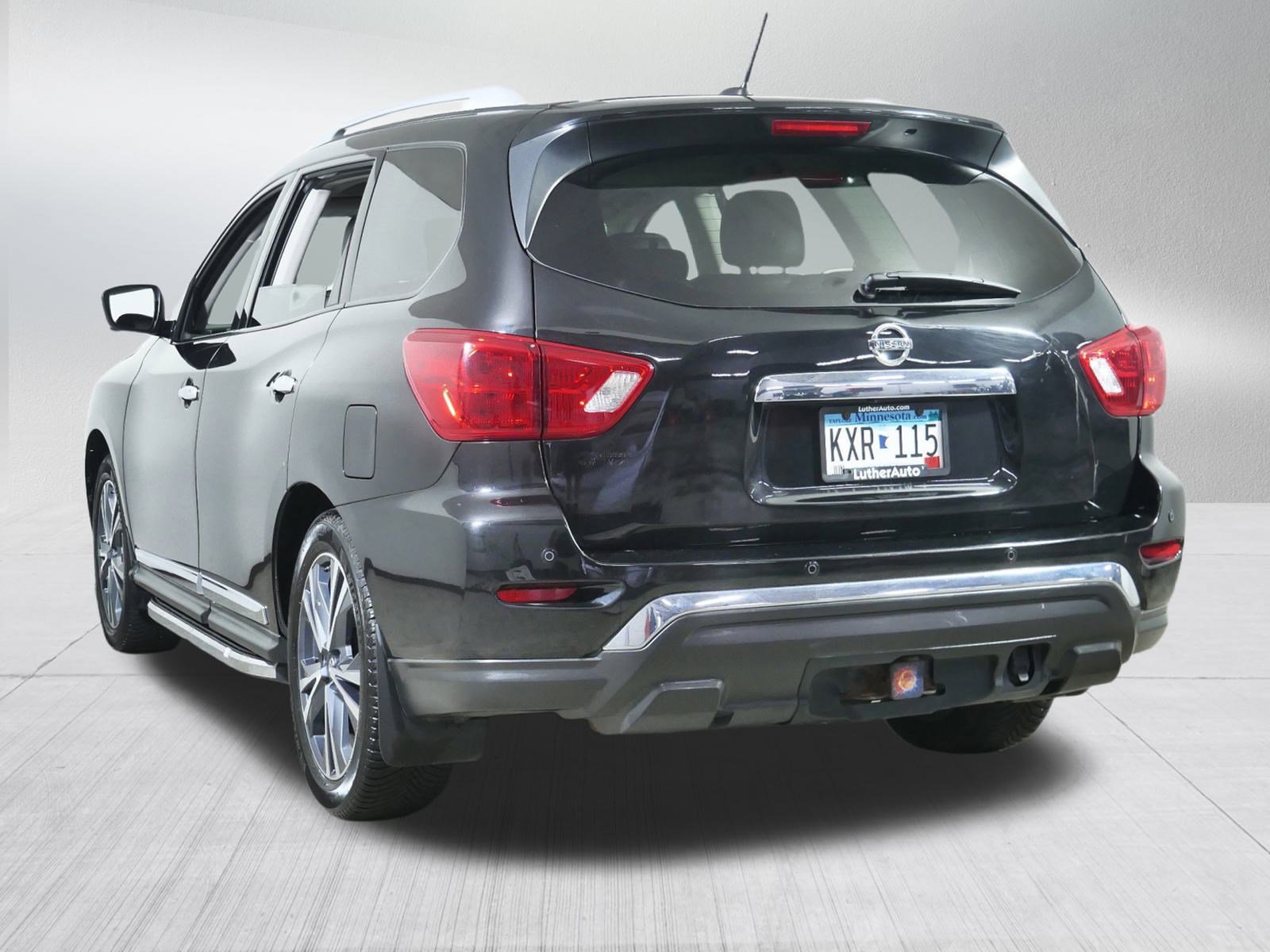 2018 Nissan Pathfinder Platinum photo 5
