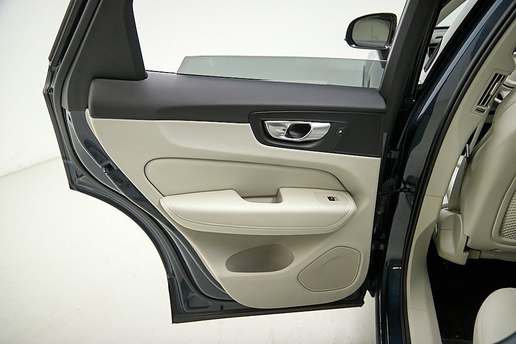 2024 VOLVO XC60 - Image 14