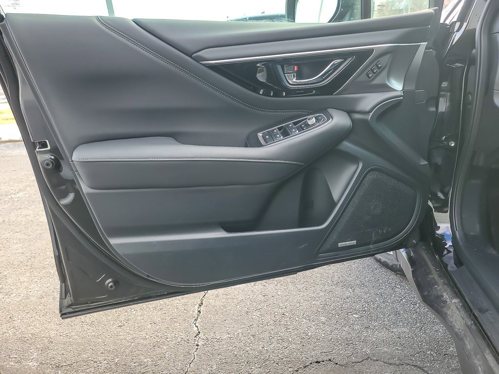 2025 SUBARU OUTBACK - Image 16