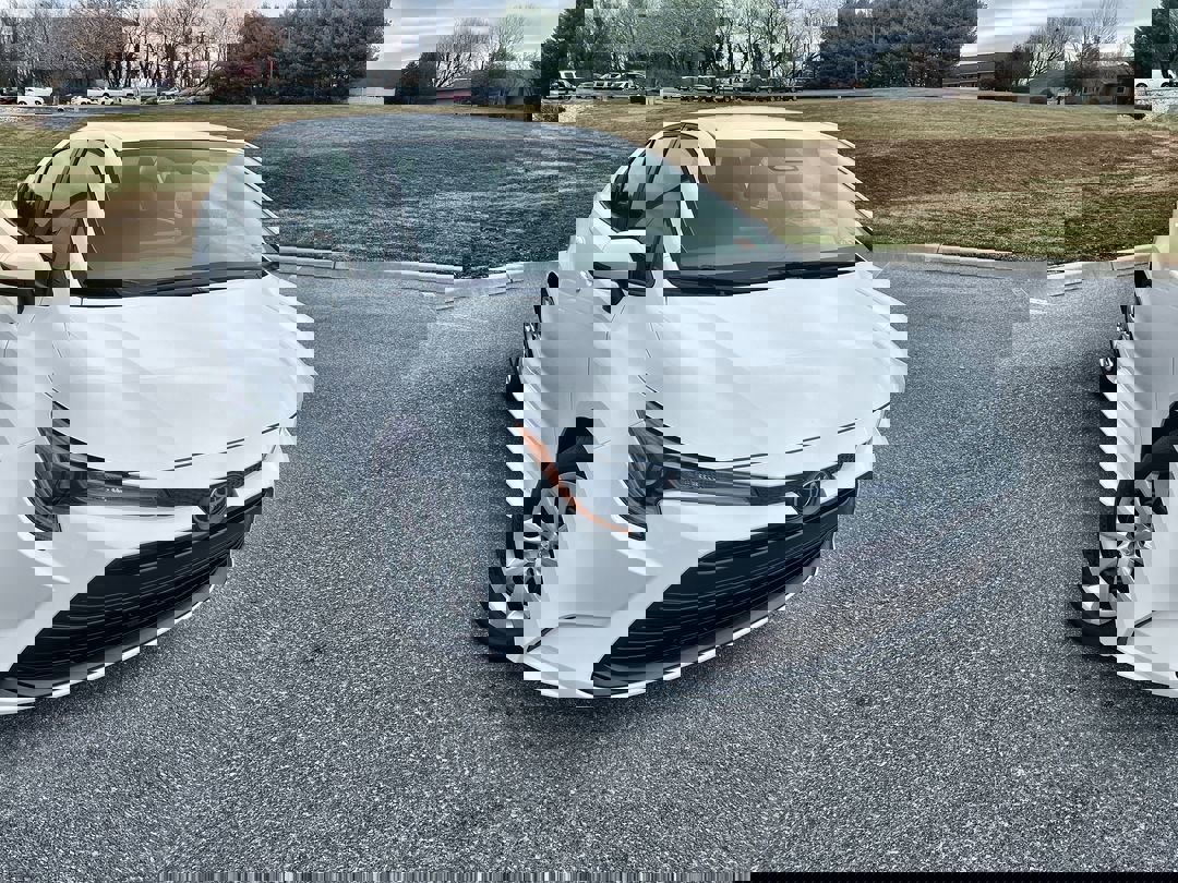 2024 Toyota Corolla LE's photo