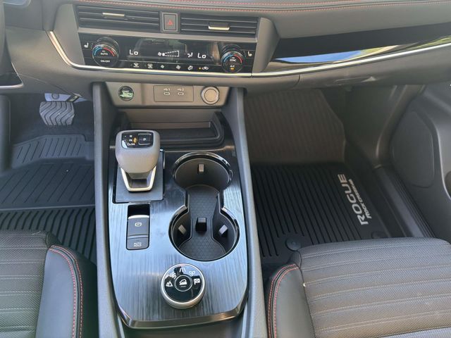 2026 Nissan Rogue SV photo 16