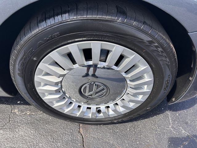 2016 Volkswagen Beetle 1.8T S photo 9