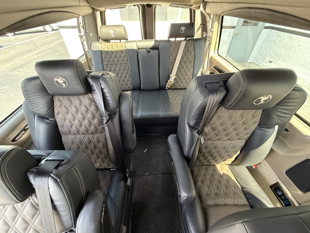 2025 Gmc Savana photo 32