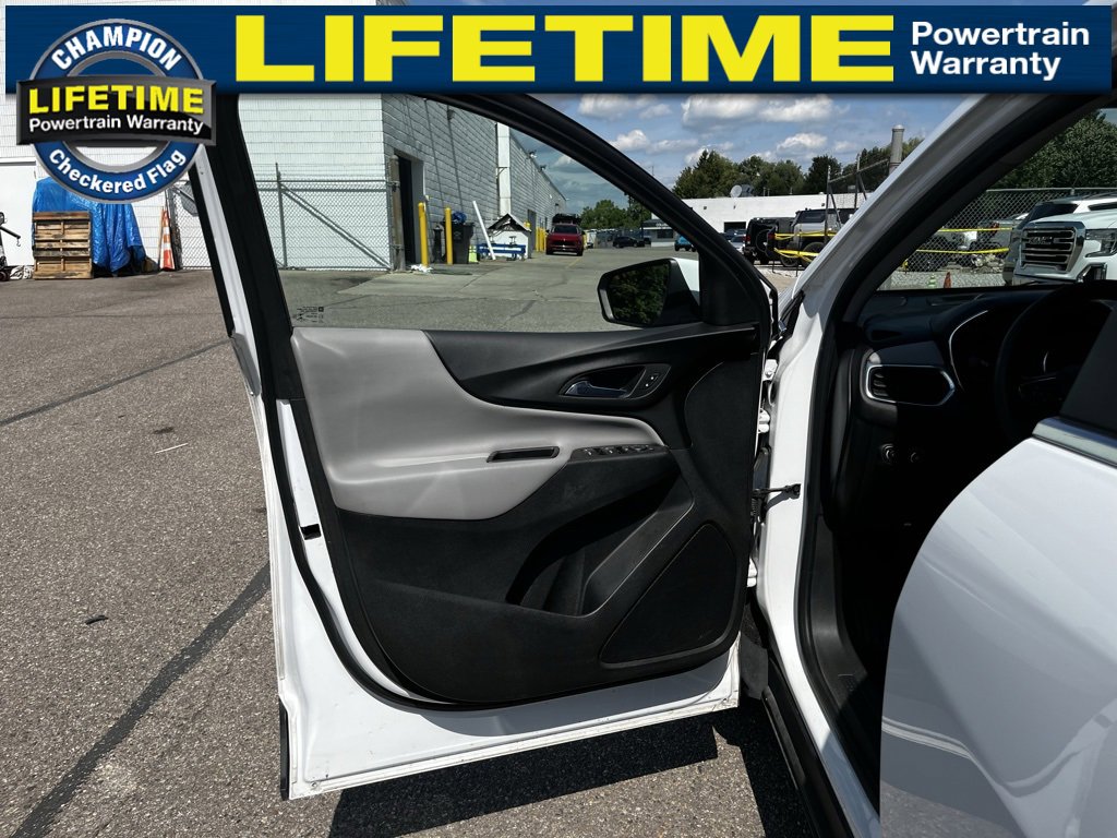 2021 Chevrolet Equinox LT photo 4