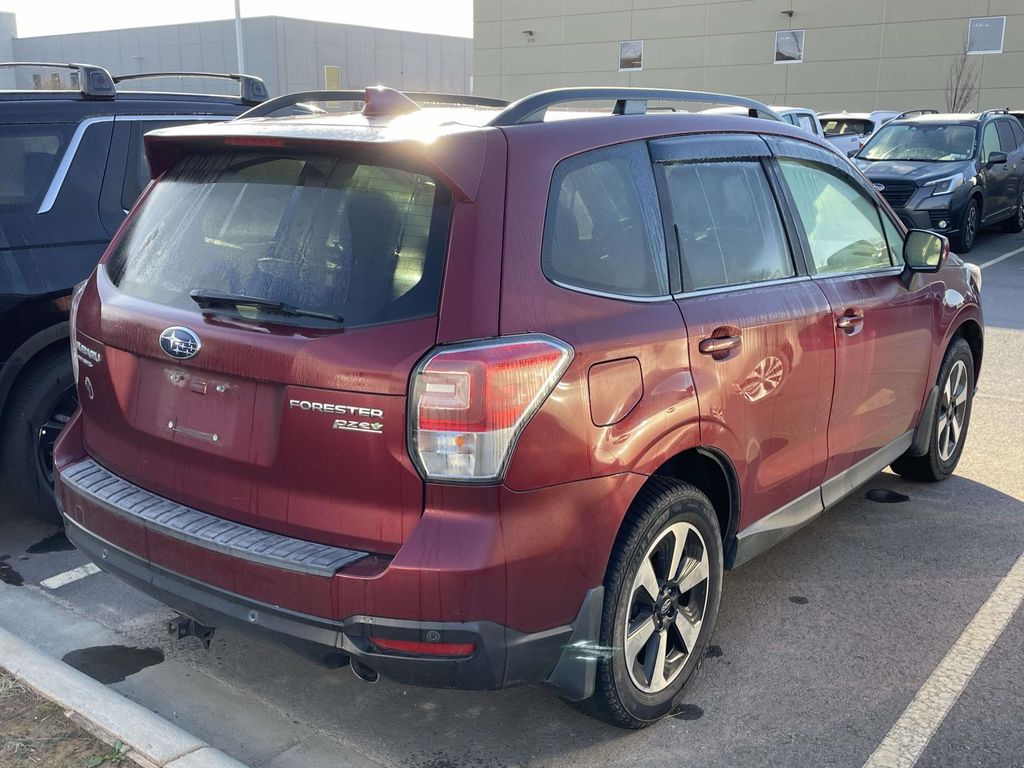 2017 Subaru Forester Limited photo 3