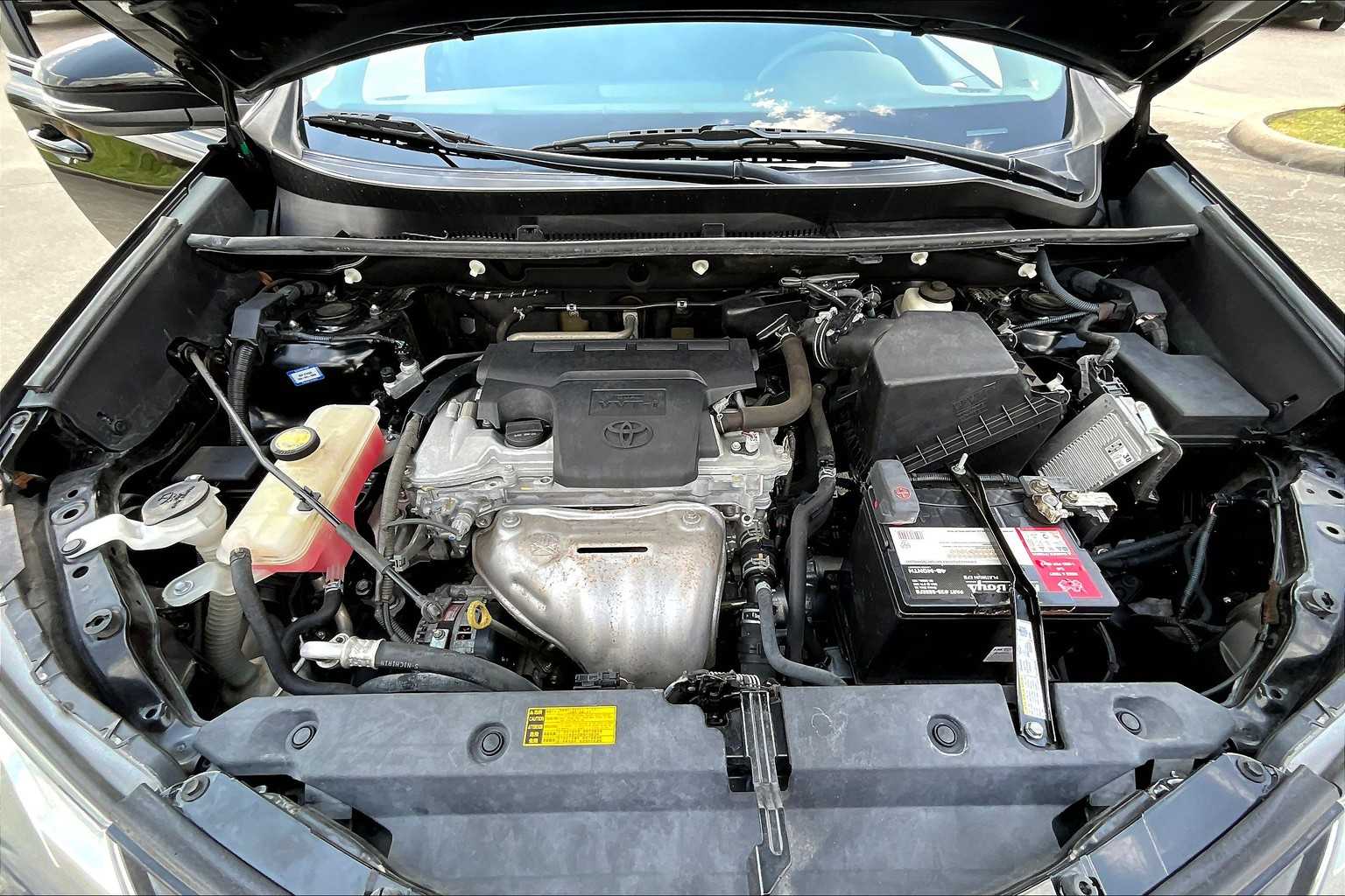2014 Toyota RAV4 XLE photo 28