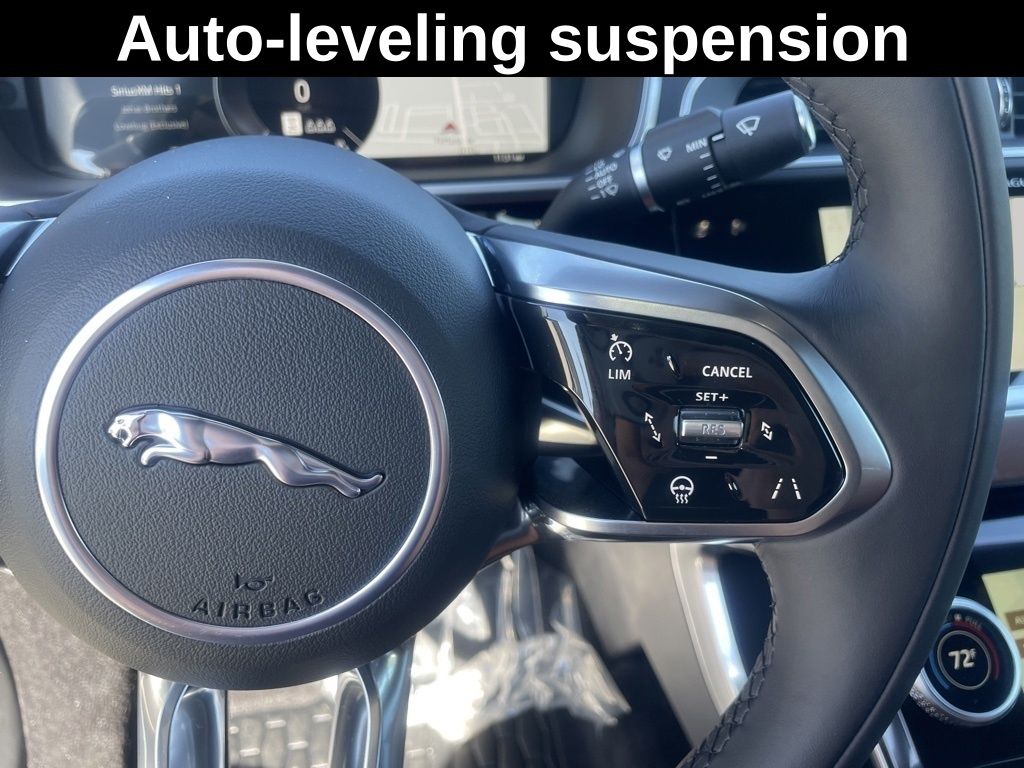 2024 Jaguar I-PACE HSE photo 11