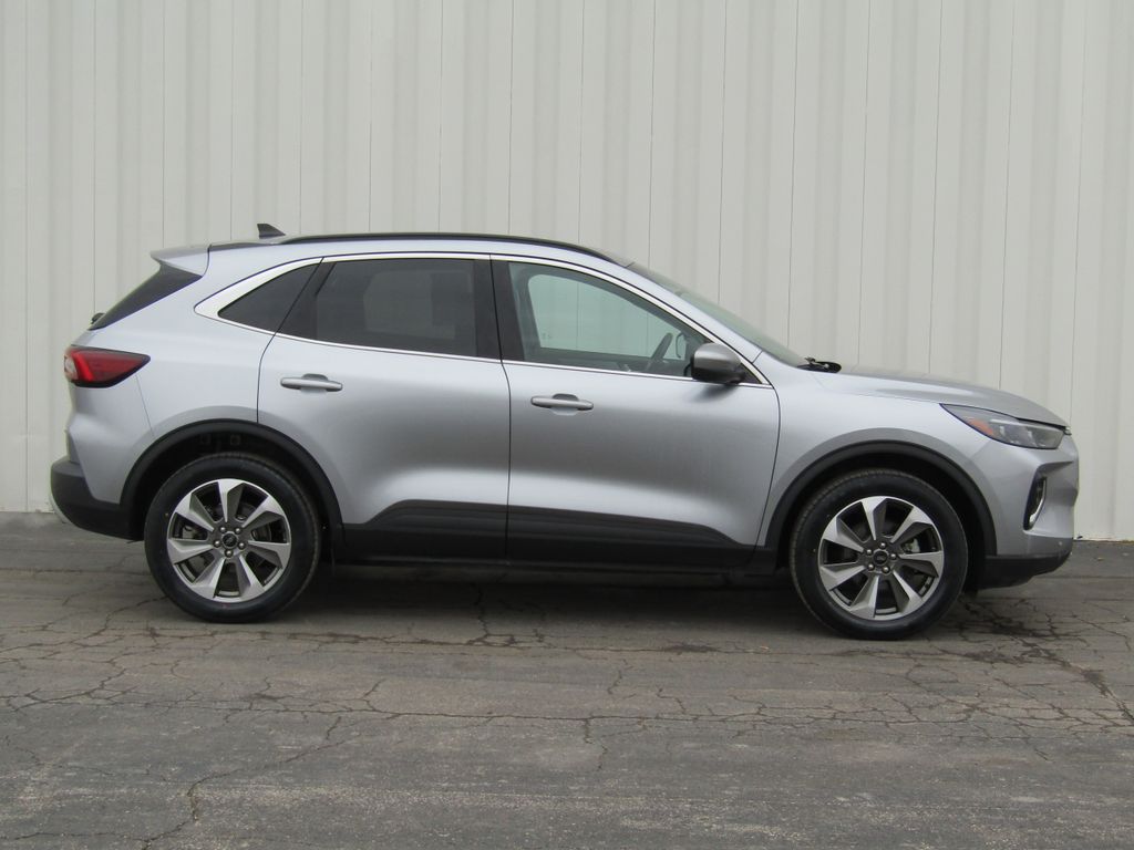 Used 2023 Ford Escape Platinum with VIN 1FMCU9JAXPUA32725 for sale in Kansas City