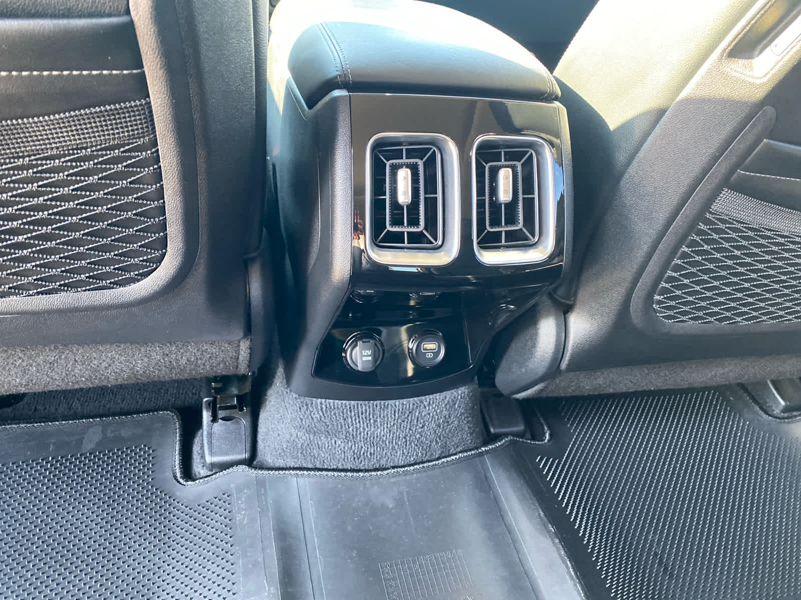 2022 Kia Sorento X-Line SX Prestige photo 26