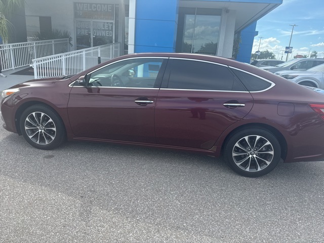 2016 Toyota Avalon Limited photo 6