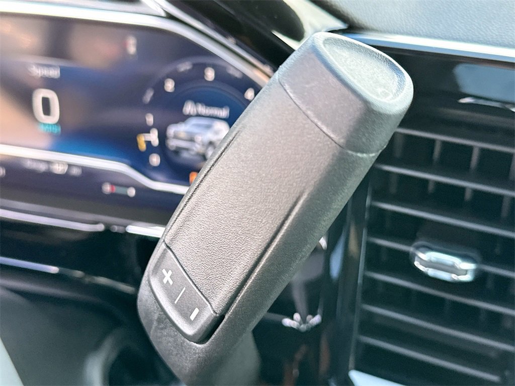 2025 Chevrolet Silverado 1500 LT photo 12